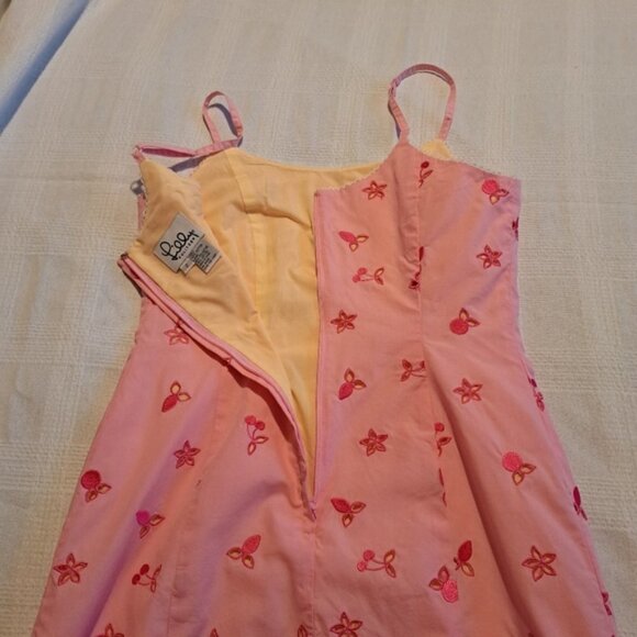 Lilly Pulitzer pale pink with yellow lining, embroidered design with cut outs - Picture 6 of 7